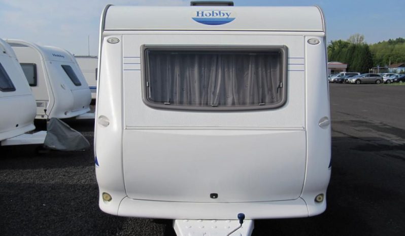 Hobby 450 UF, r.v2005 + kompletní před stan + markýza + nosič kol plná