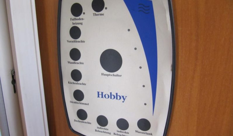 Hobby 460 UFE, model 2008 + mover + před stan plná