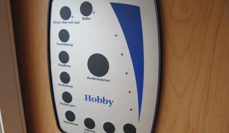 Hobby 460 UFE, r.v.2007 + kompletní před stan + lehký stan plná