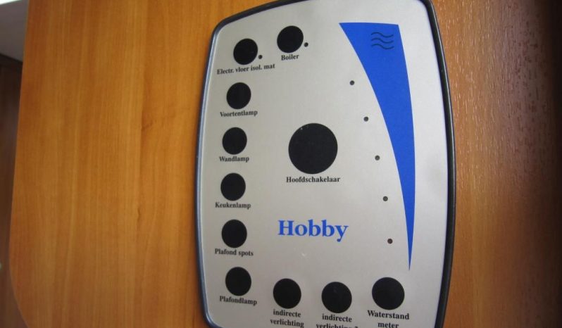 Hobby 400 SF, model 2008 + mover + před stan plná