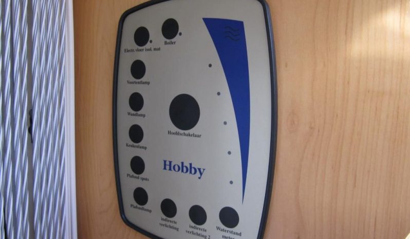 Hobby 460 UFE, r.v.2008 + mover + nosič kol plná