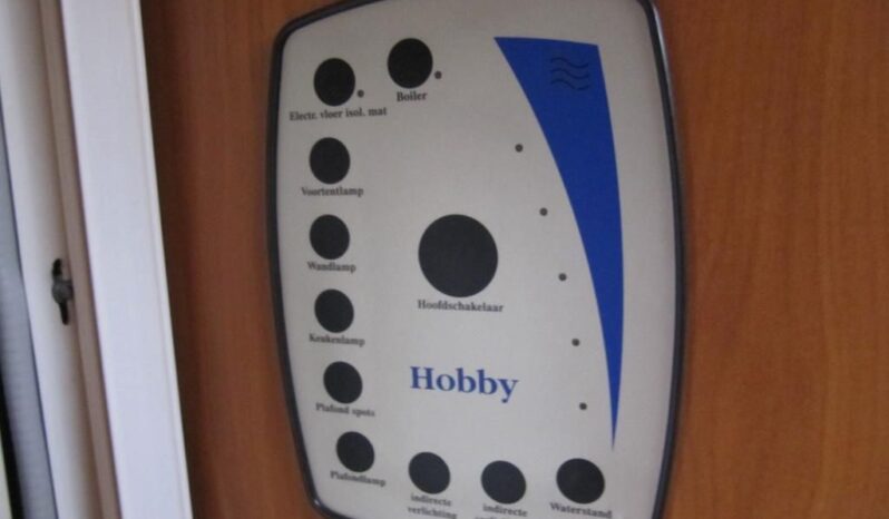Hobby 495 UFE, model 2008 + mover + předstan plná