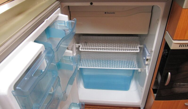 Karavan Hobby 560 UFE, model 2008 + mover + předstan plná