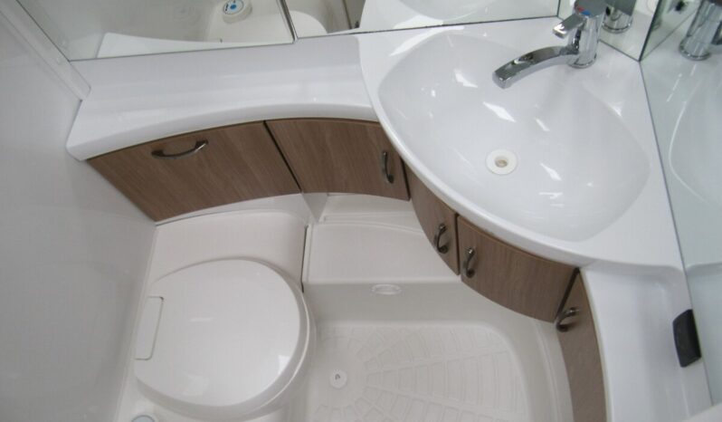 Karavan Hobby 540 UL, r. v. 2022 + mover + markýza plná