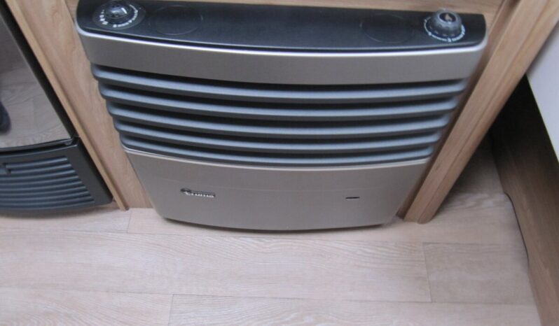 Karavan Hobby 540 UL, r. v. 2022 + mover + markýza plná