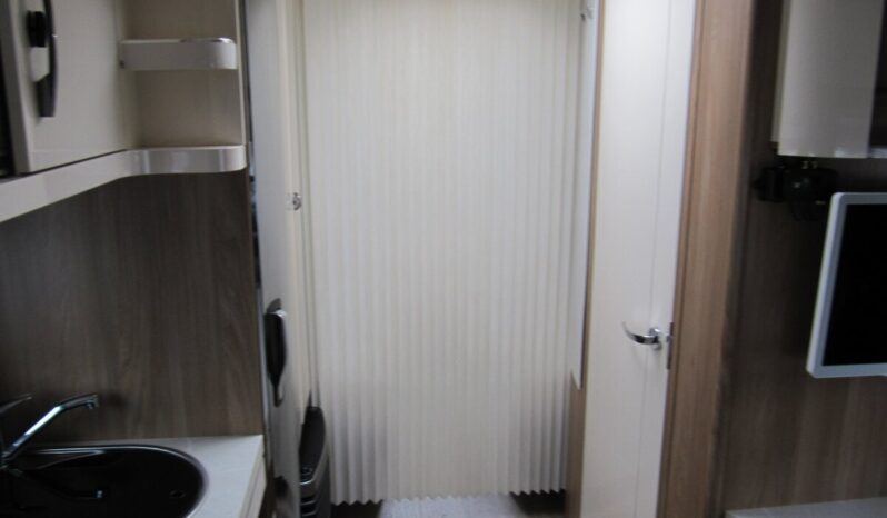 Karavan Hobby 540 UL, r. v. 2022 + mover + markýza plná