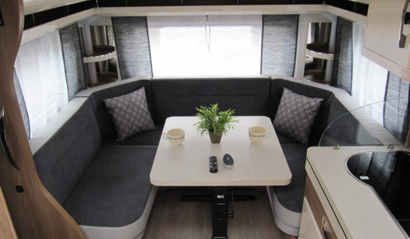 Karavan Hobby 540 UL, r. v. 2022 + mover + markýza plná