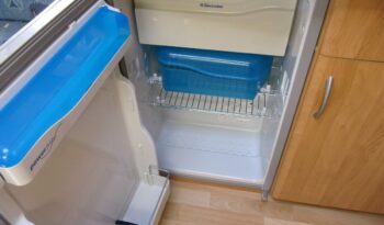 Karavan Hobby 460 UFE, r. v. 2002 + předstan plná