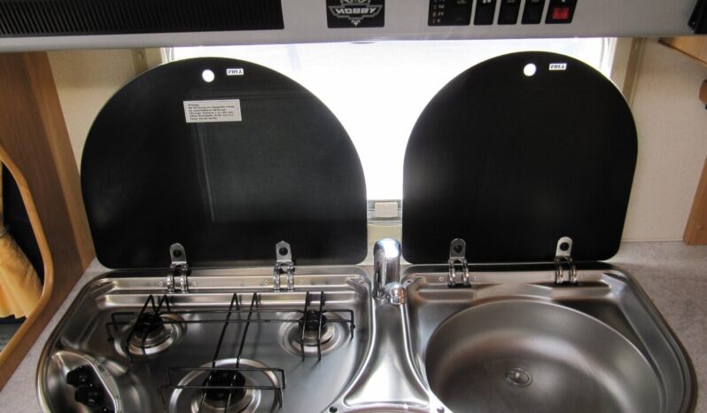 Karavan Hobby 460 UFE, r. v. 2002 + předstan plná