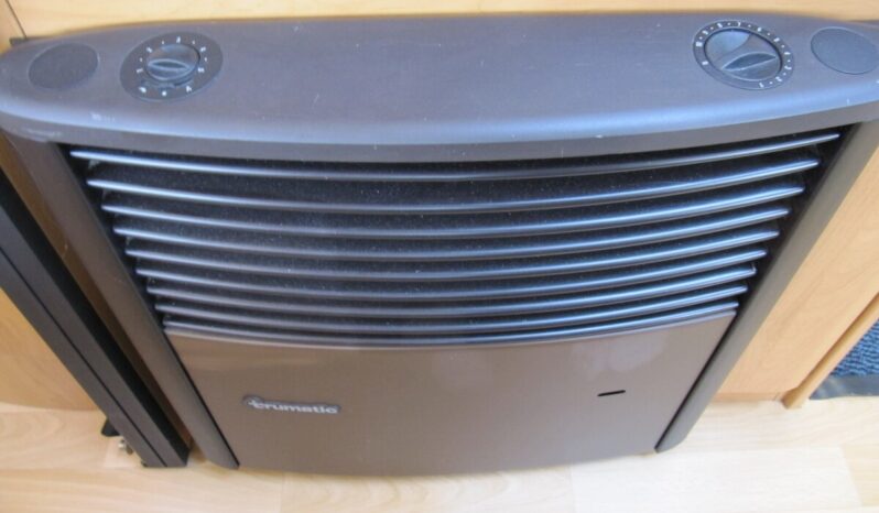 Karavan Hobby 460 UFE, r. v. 2002 + předstan plná