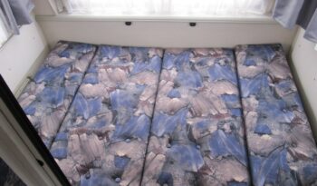 Karavan Hobby 440 SF, r. v. 1995 + mover + předstan plná