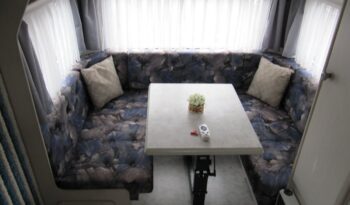 Karavan Hobby 440 SF, r. v. 1995 + mover + předstan plná